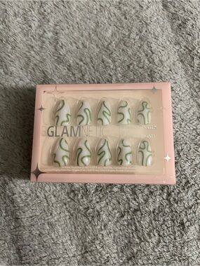 Glamnetic Oasis Press-On Nails